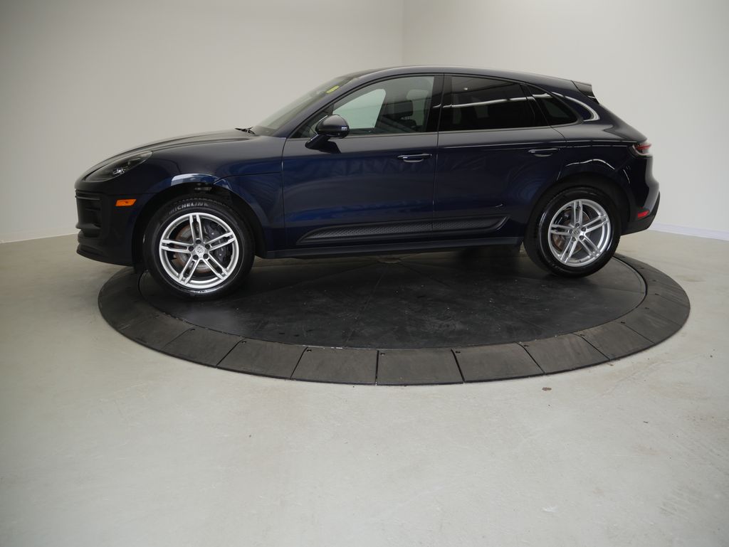 Thumbnail: 2023 Porsche Macan - 2