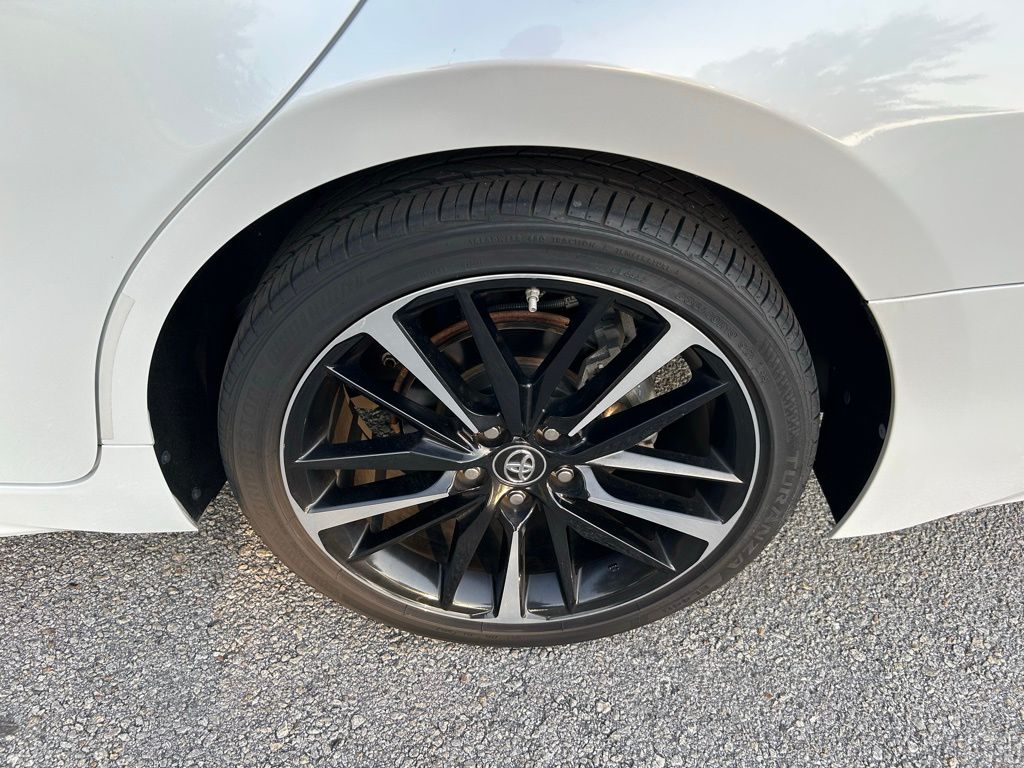 2018 Toyota Camry XSE 9