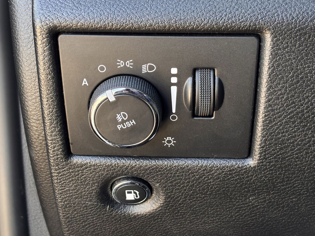 Used Car 2019 Jeep Grand Cherokee  Altitude For Sale Under $25,000 In Corsicana, Texas