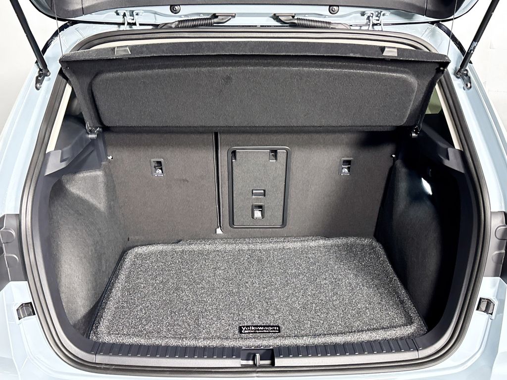2026 Volkswagen Taos 1.5T SE Black