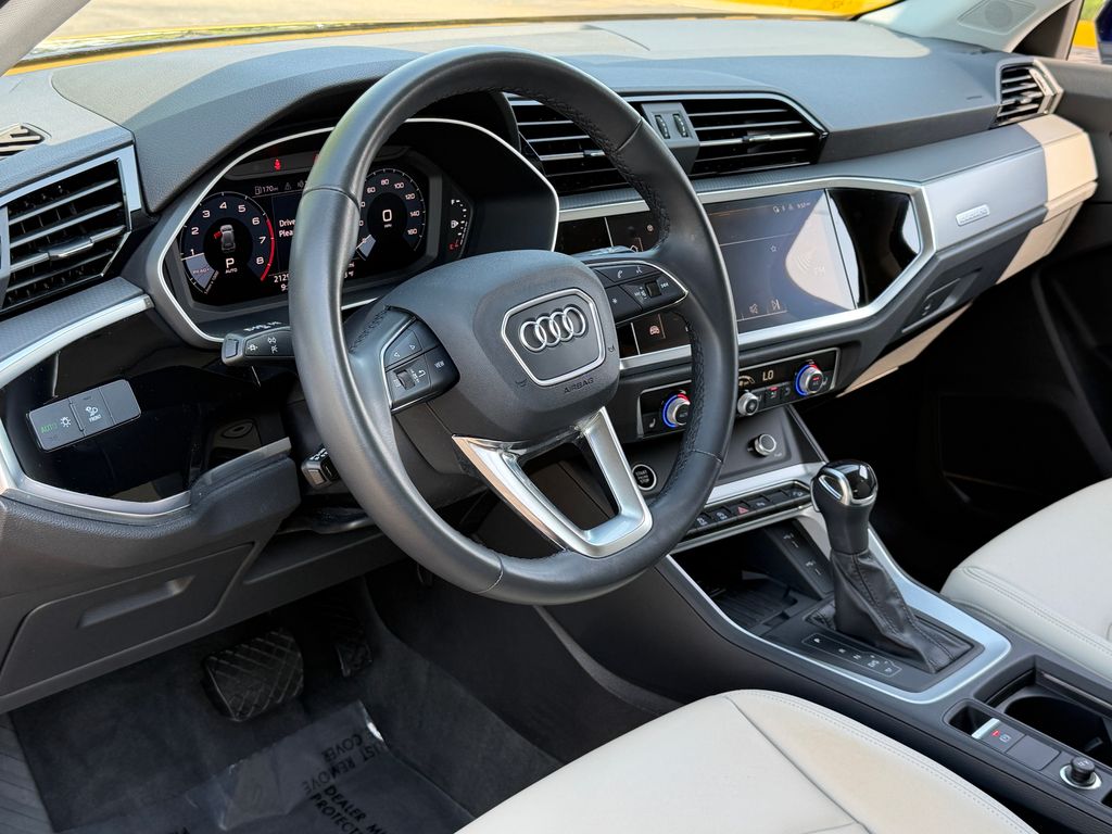 Thumbnail: 2023 Audi Q3 - 18