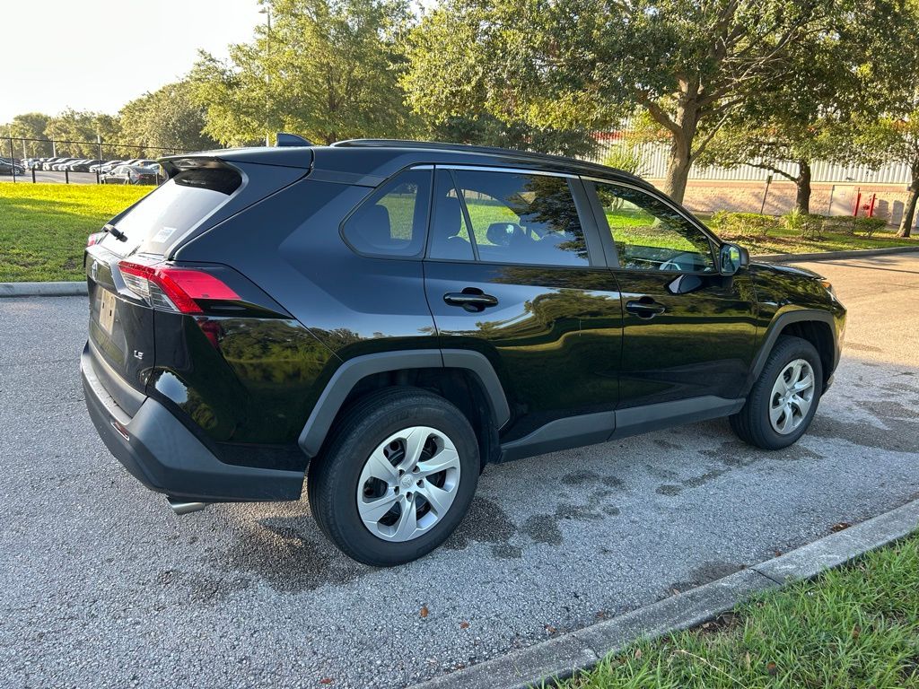 Thumbnail: 2021 Toyota RAV4 - 5
