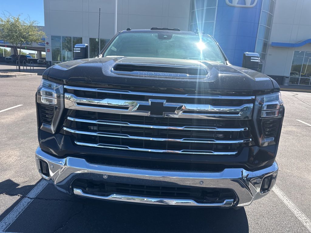 Thumbnail: 2025 Chevrolet Silverado 3500 - 2