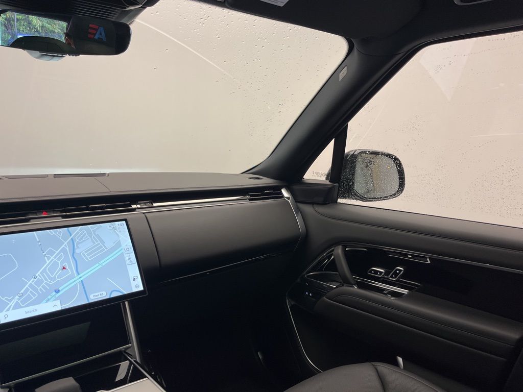 Thumbnail: 2025 Land Rover Range Rover - 27