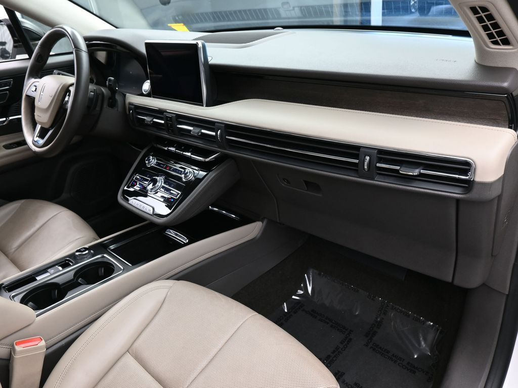 Used 2022 Pristine White Metallic Tri-Coat Lincoln Reserve image 50