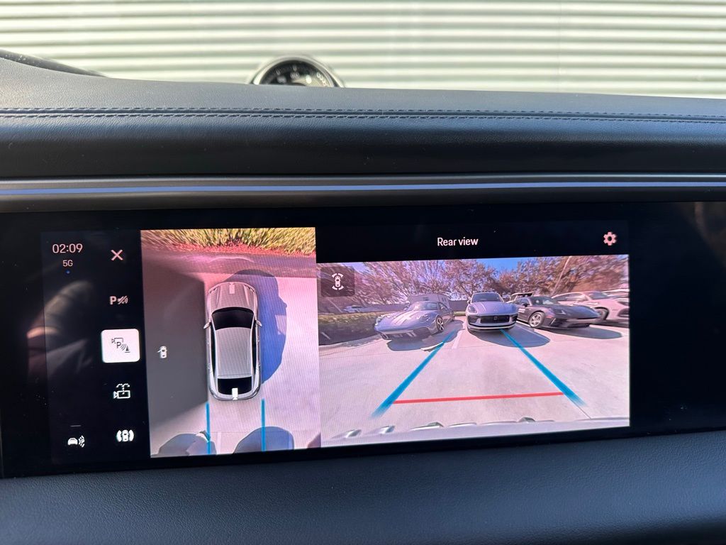 Thumbnail: 2025 Porsche Macan - 29