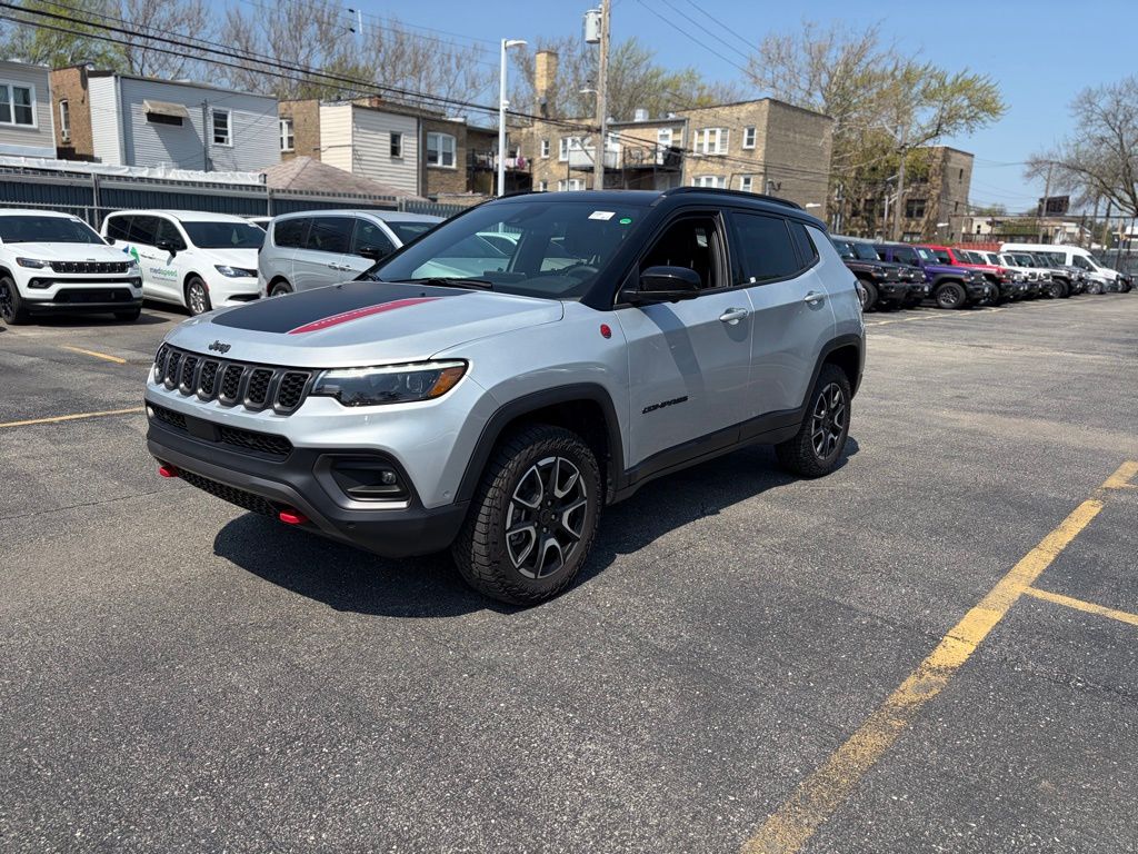 Silver Zynith Metallic Clearcoat 2025 Jeep Compass Trailhawk 4WD SUV / Crossover Four-Wheel Drive 8-Speed Automatic