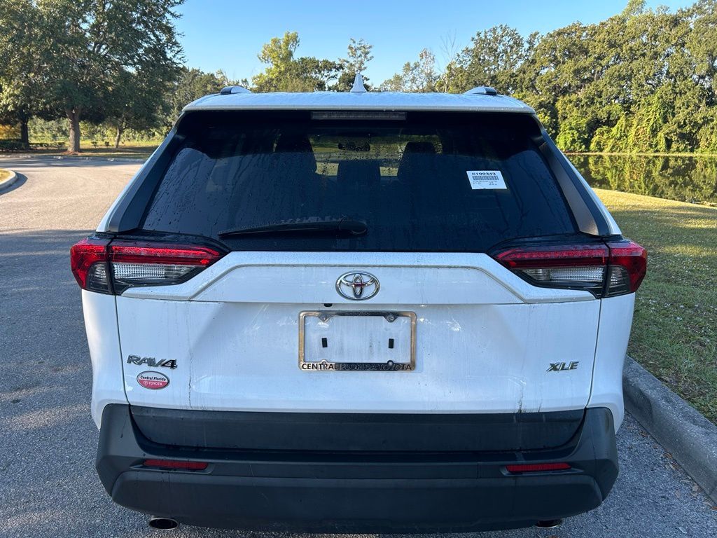 Thumbnail: 2022 Toyota RAV4 - 4