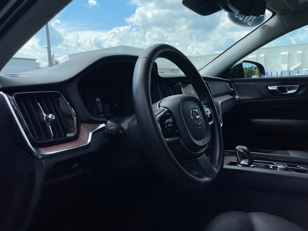 Thumbnail: 2025 Volvo S60 - 26