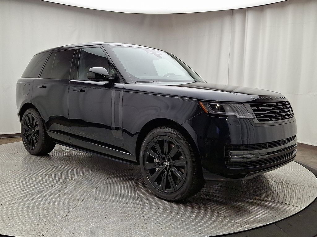 2025 Land Rover Range Rover SE 2