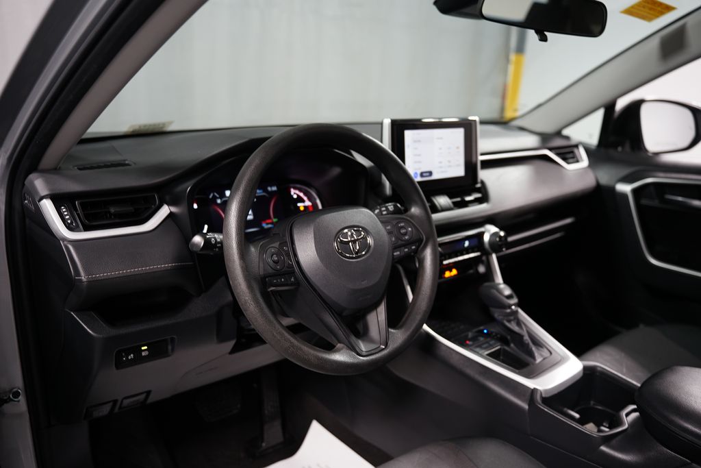 2023 Toyota RAV4 XLE 11