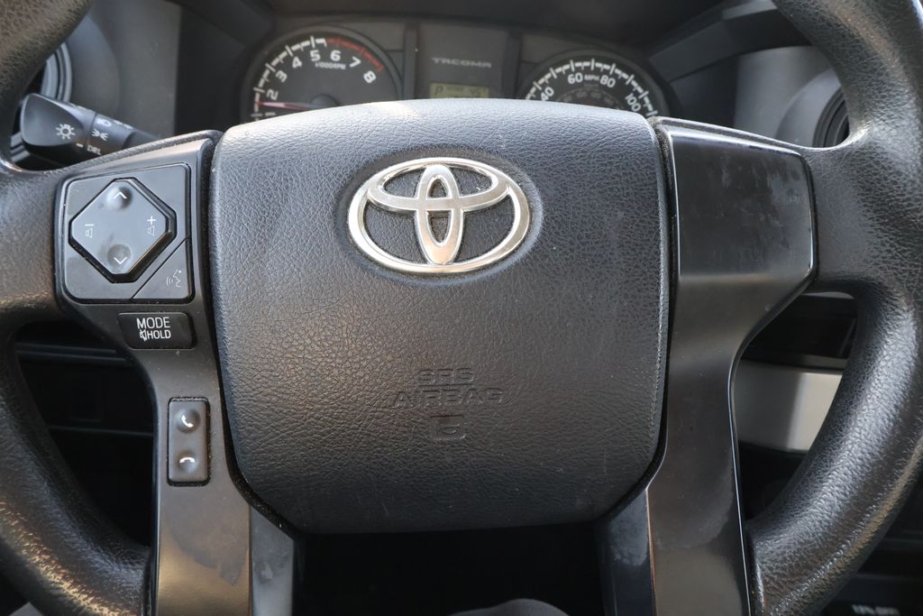 Thumbnail: 2016 Toyota Tacoma - 17