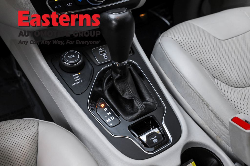 Used 2020 Blue Jeep Limited image 21