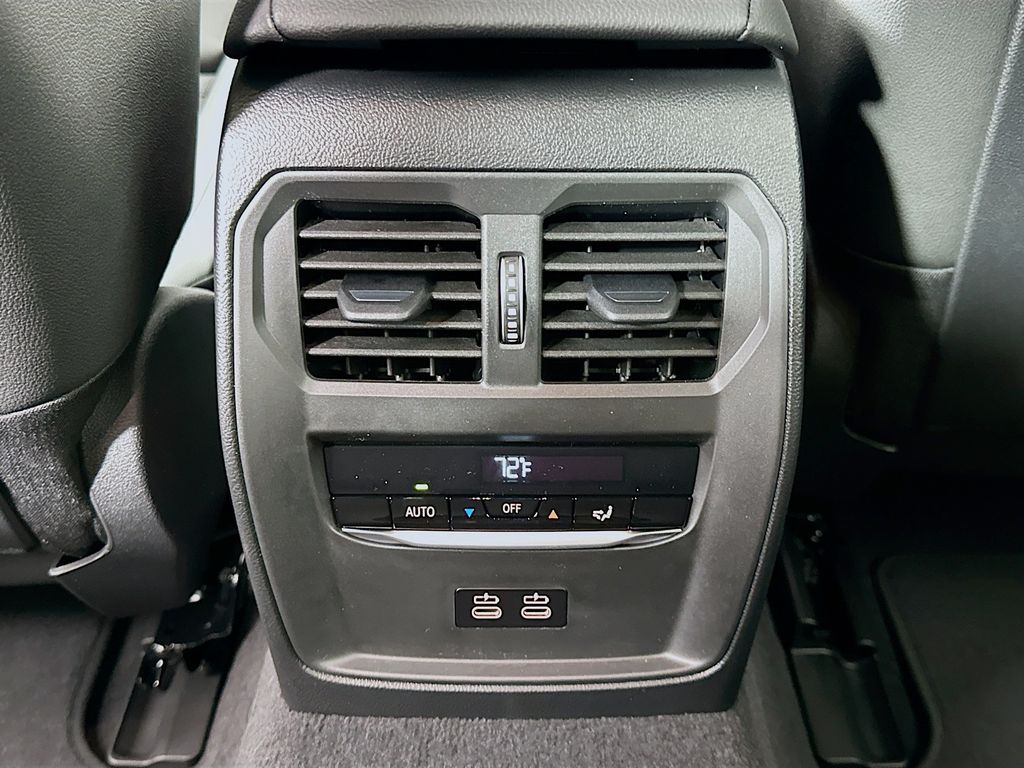 Thumbnail: 2026 BMW i4 - 18