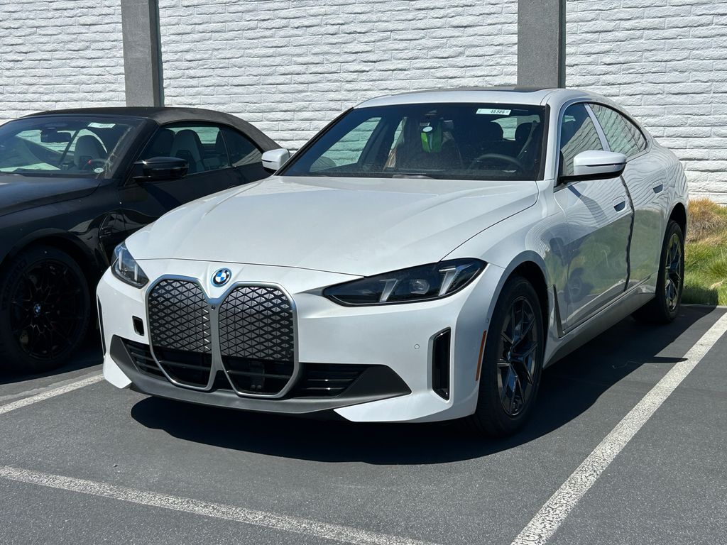 Thumbnail: 2025 BMW i4 - 2