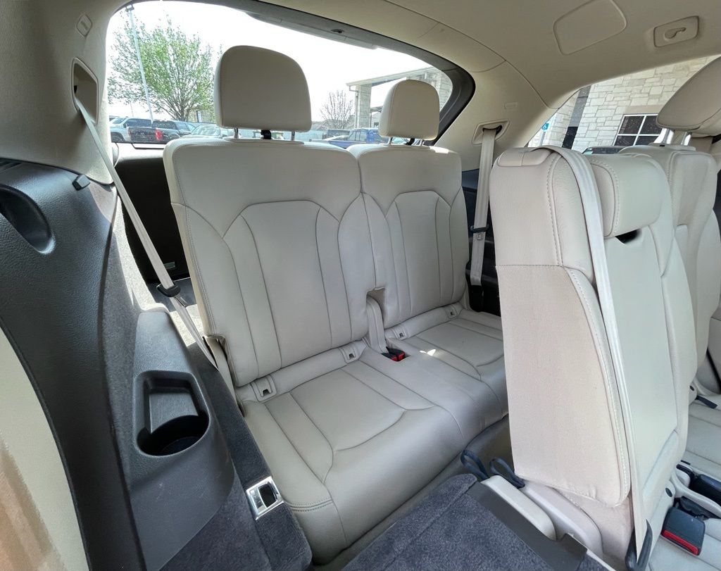 2017 Audi Q7 2.0T Premium Plus White at Autostrade