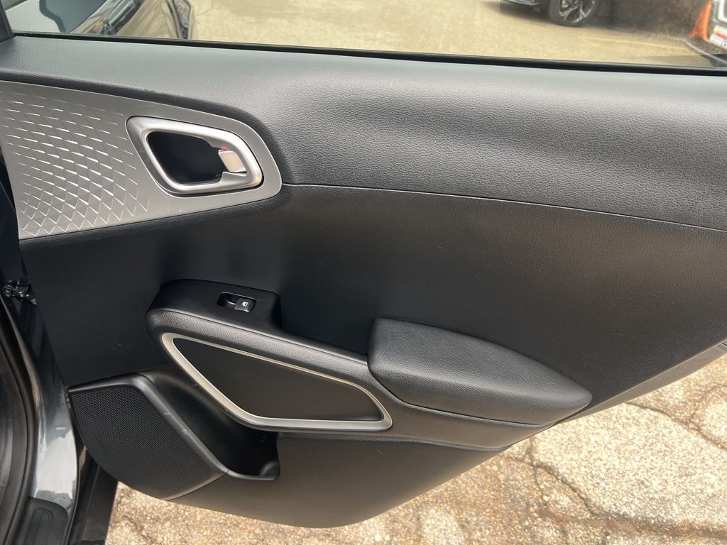 2023 Kia Soul LX photo