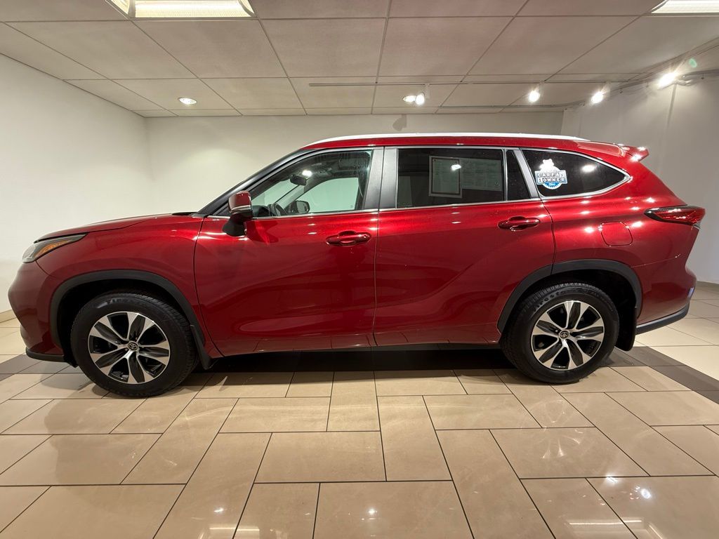 Thumbnail: 2023 Toyota Highlander - 2