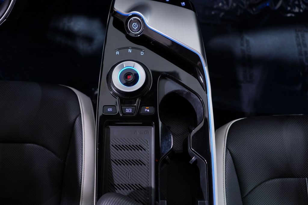 Thumbnail: 2022 Kia EV6 - 14