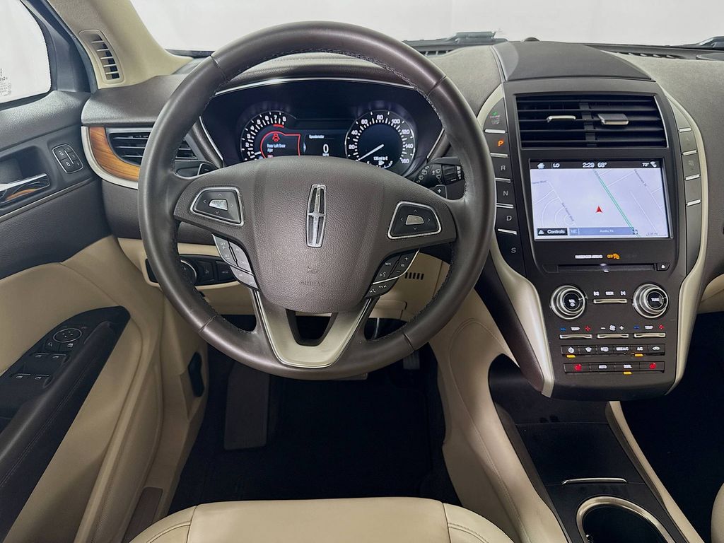 Thumbnail: 2018 Lincoln MKC - 21