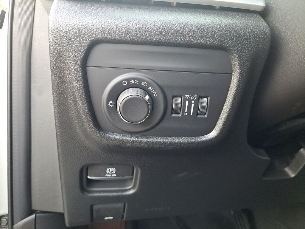 New Car 2025 Jeep Grand Cherokee  Laredo X For Sale Under $40,000 In Austin, Texas