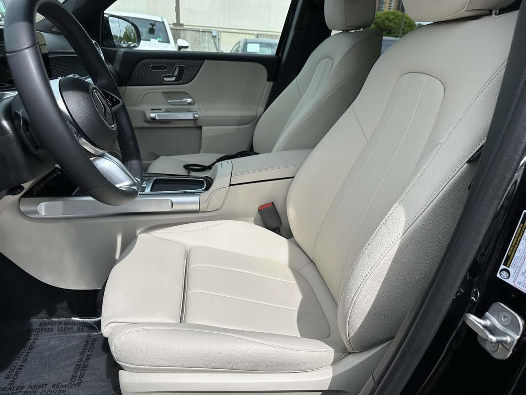 2025 Mercedes-Benz GLB 250 17