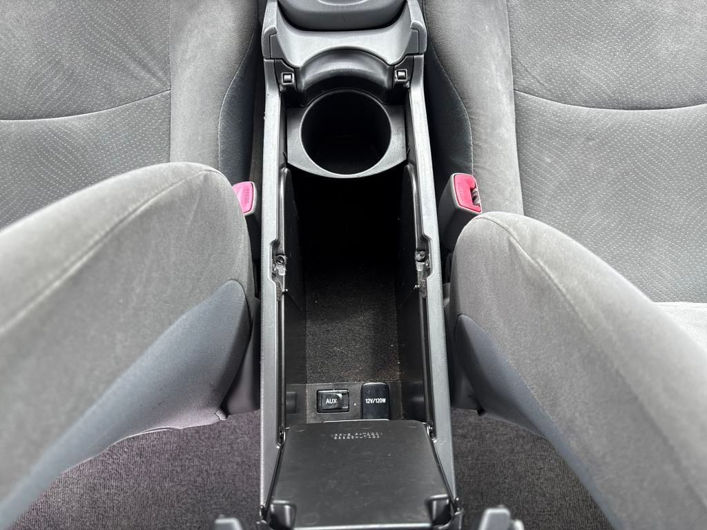 2010 Super White Toyota Prius II FWD Hatchback