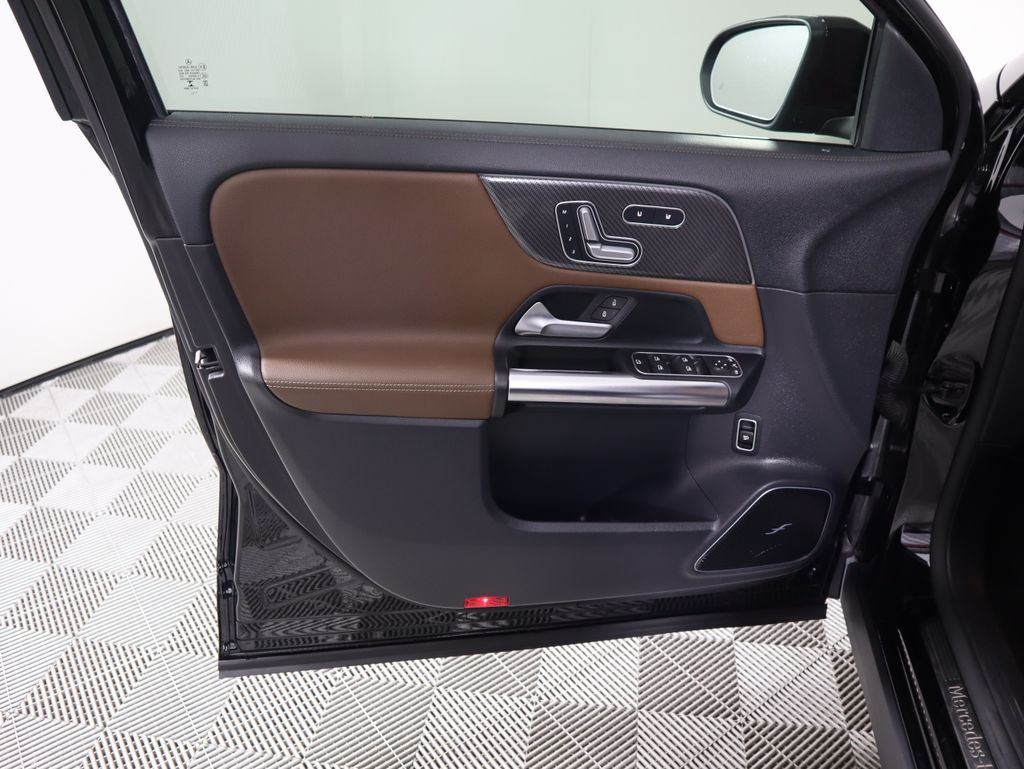 Thumbnail: 2022 Mercedes-Benz GLA - 24