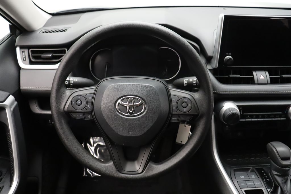 2023 Toyota RAV4 LE 23