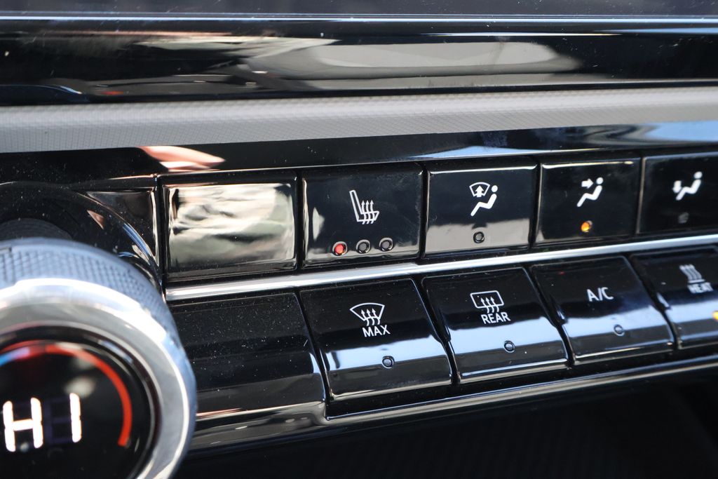 Thumbnail: 2027 Chevrolet Bolt EV - 29