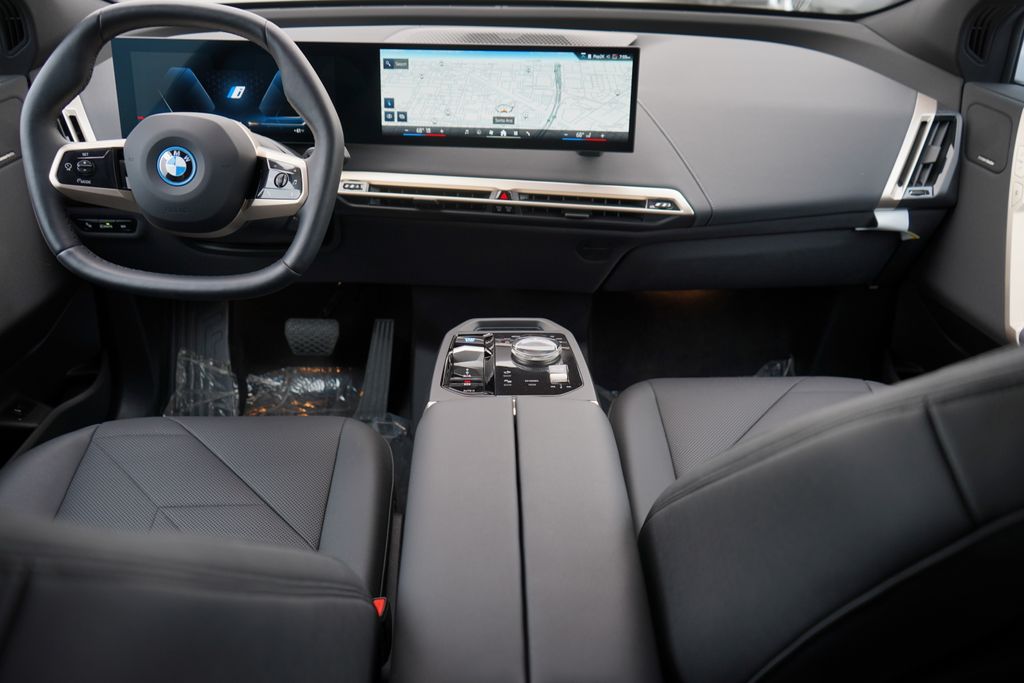 2025 BMW iX xDrive50 13
