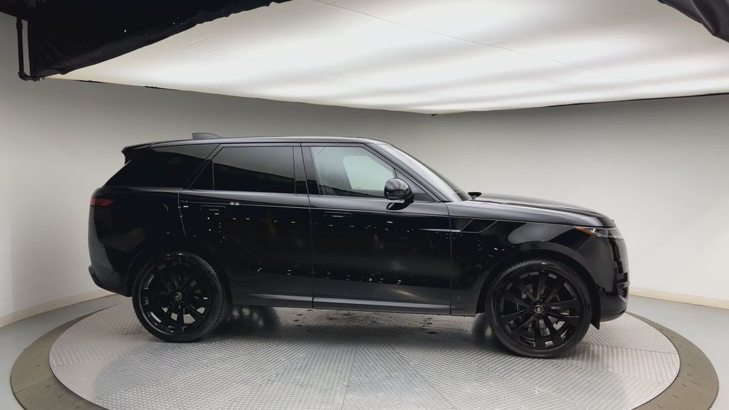 Thumbnail: 2023 Land Rover Range Rover Sport - 9