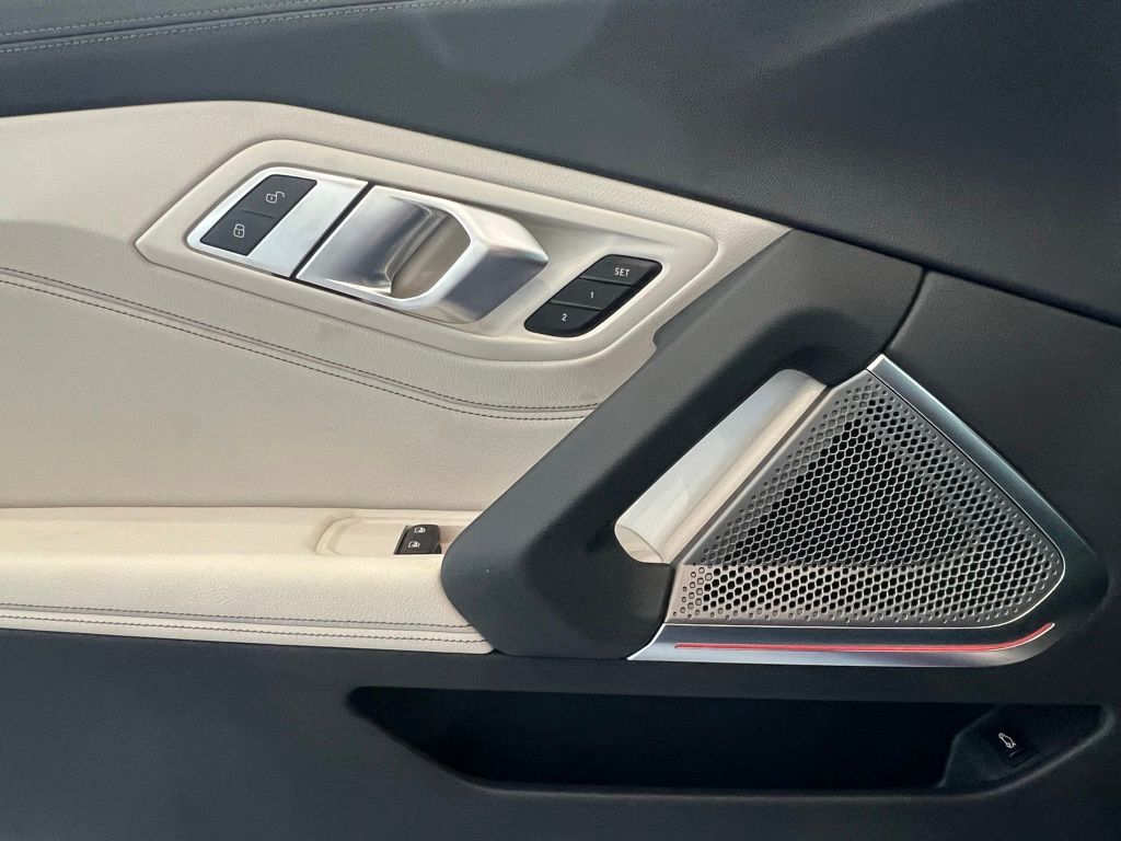 Thumbnail: 2026 BMW Z4 - 17