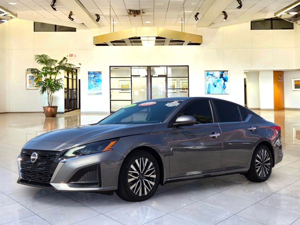 Gray (Gun Metallic) 2024 Nissan Altima 2.5 SV FWD Sedan Front-Wheel Drive Continuously Variable Transmission