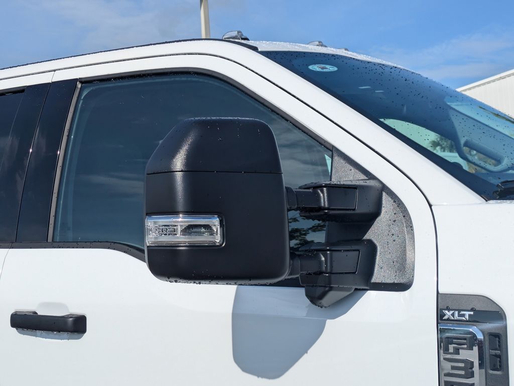 2026 Ford F-350 Super Duty XLT