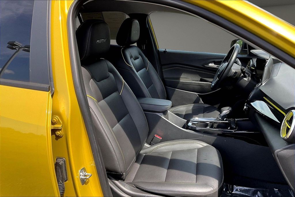 Used 2024 Chevrolet Trax SUV
