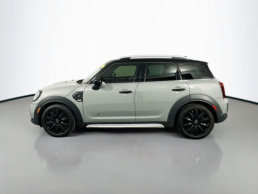 2022 MINI Cooper Countryman Iconic 8