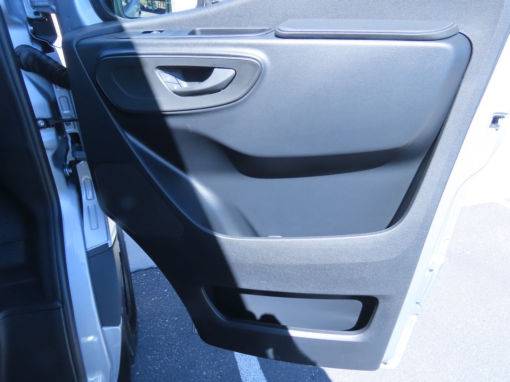 Thumbnail: 2025 Mercedes-Benz Sprinter - 24