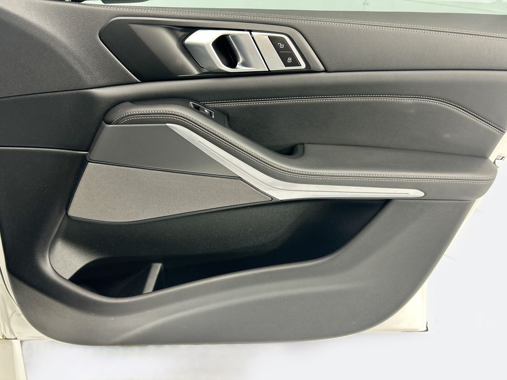Thumbnail: 2023 BMW X5 - 24