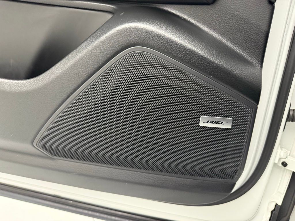 Thumbnail: 2023 Porsche Cayenne - 17