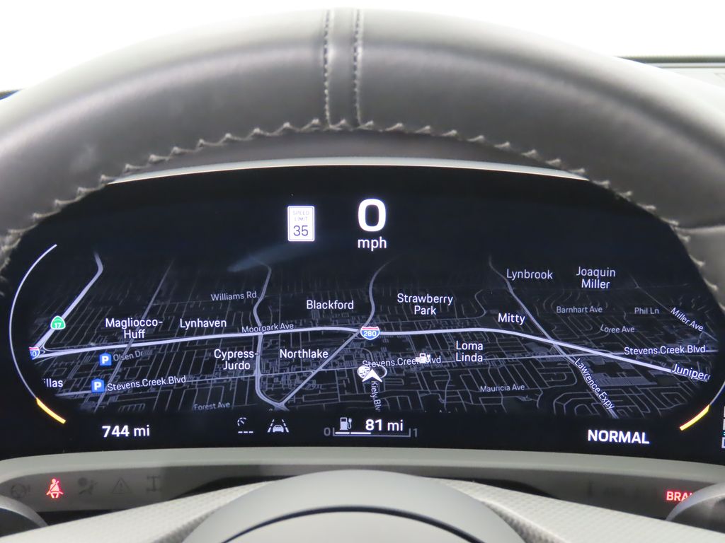 Thumbnail: 2023 Porsche Taycan - 17