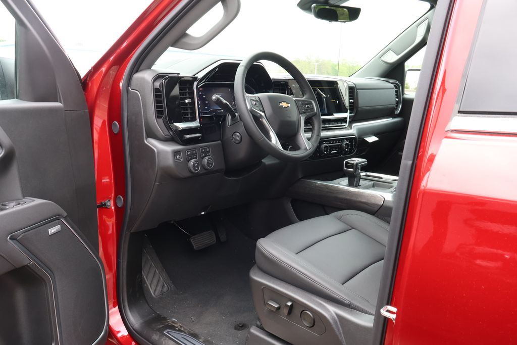 2025 Chevrolet Silverado 1500 LTZ 13