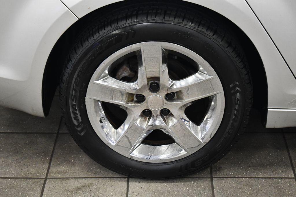 Thumbnail: 2009 Chevrolet Malibu - 11