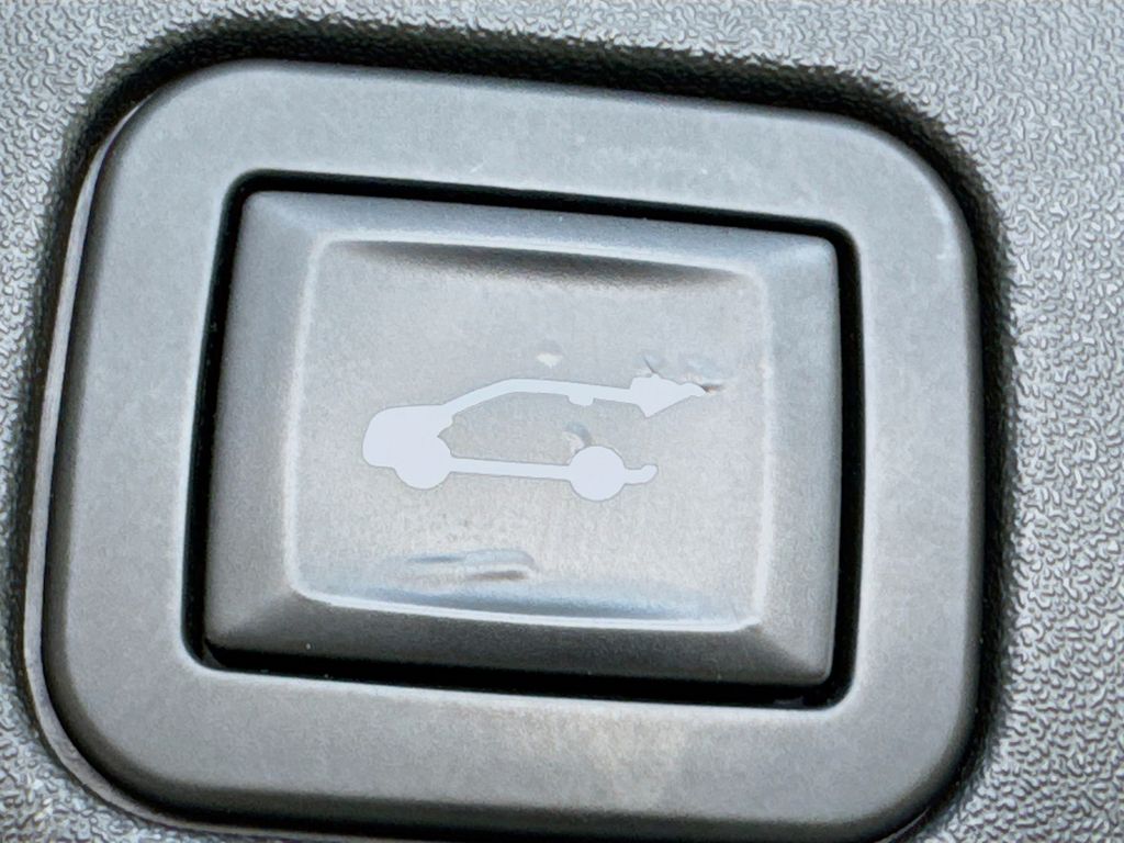 Used Car 2018 Cadillac Xt5  Platinum For Sale Under $25,000 In San Antonio, Texas