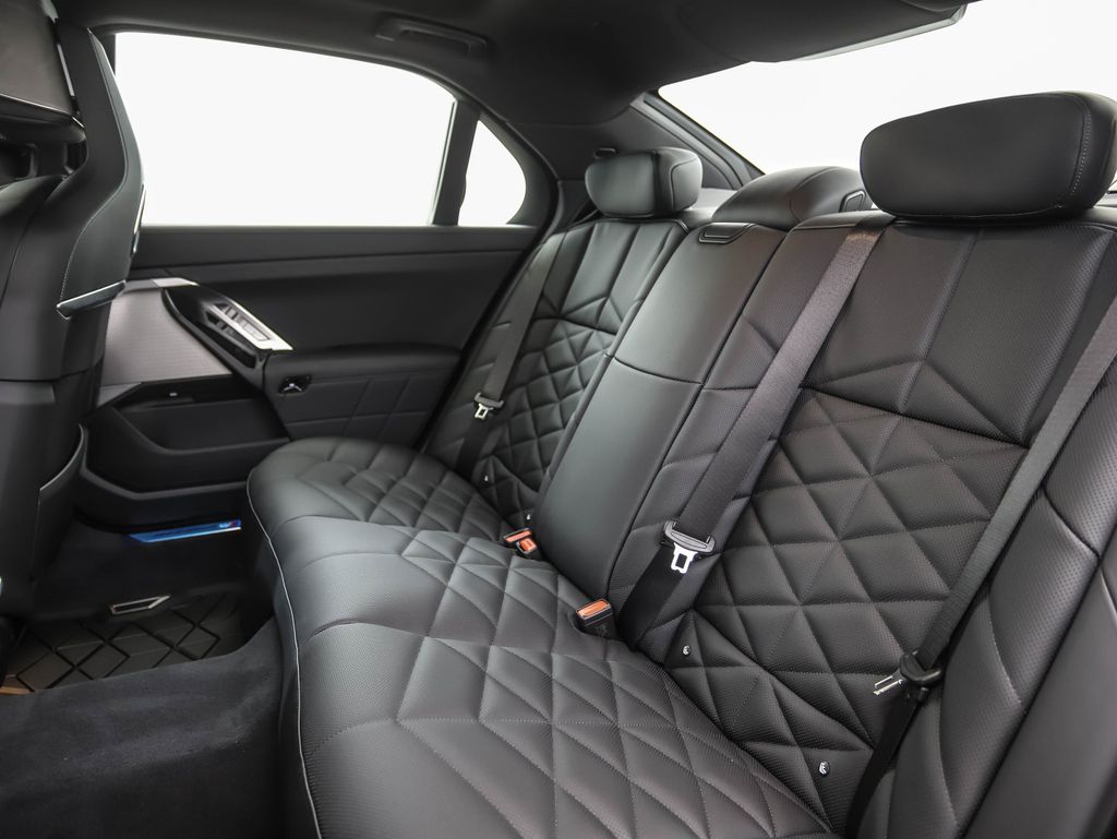 Thumbnail: 2026 BMW 7 Series - 23