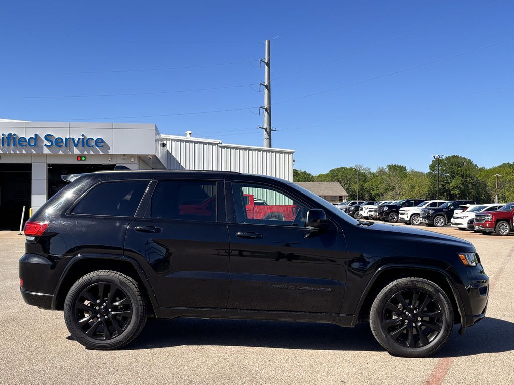 Used Car 2019 Jeep Grand Cherokee  Altitude For Sale Under $25,000 In Corsicana, Texas