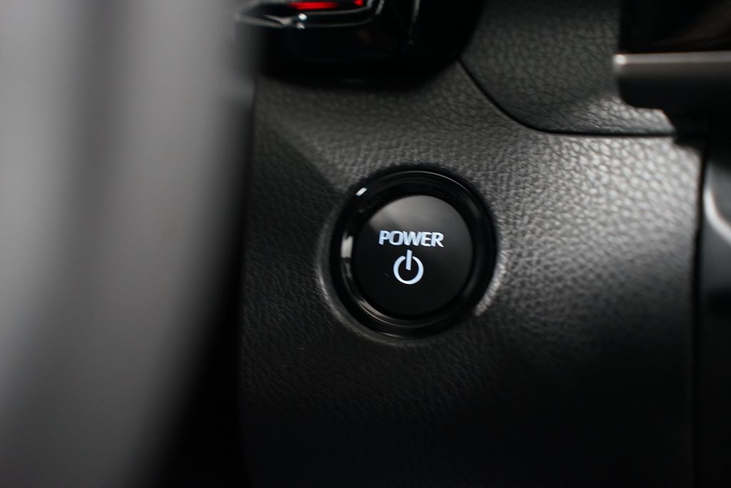 2025 Toyota Camry SE 22