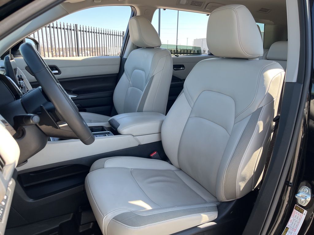 Thumbnail: 2024 Nissan Pathfinder - 25