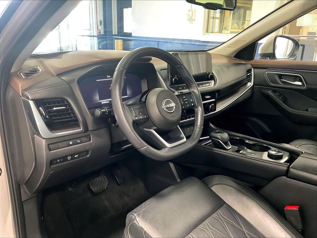 2023 Nissan Rogue — photo 8