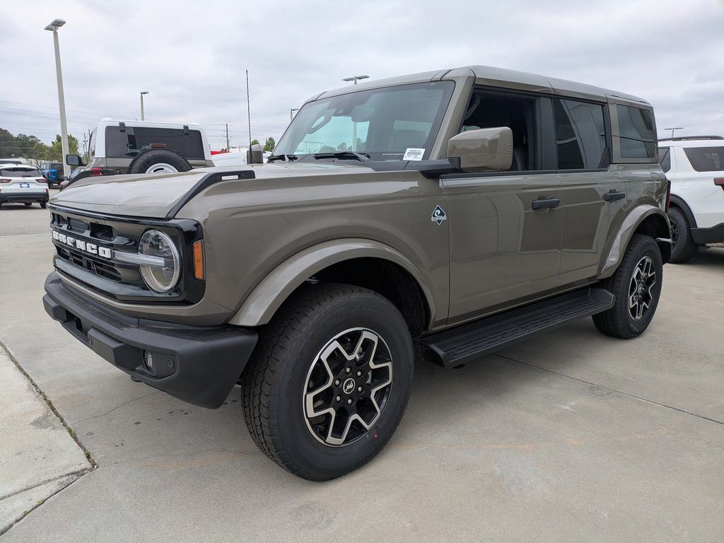 2026 Ford Bronco Outer Banks